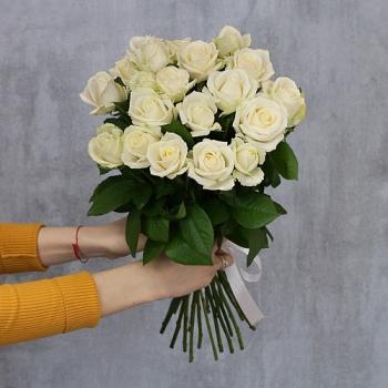Букет Белые розы 40 см (Эквадор)
